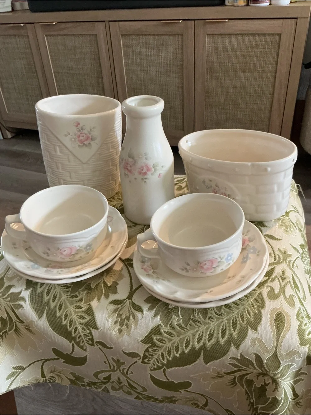 Pfaltzgraff Cream Dinnerware Set with Pink Rose